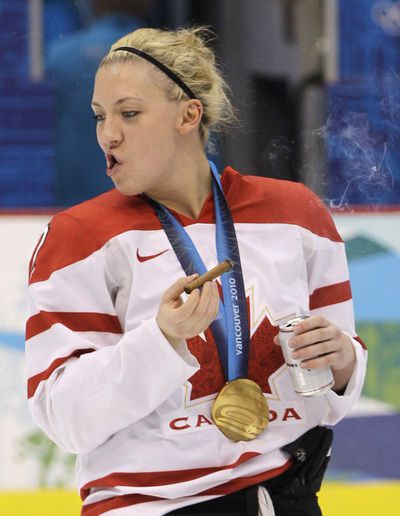 canada_cigar_hockey.jpg